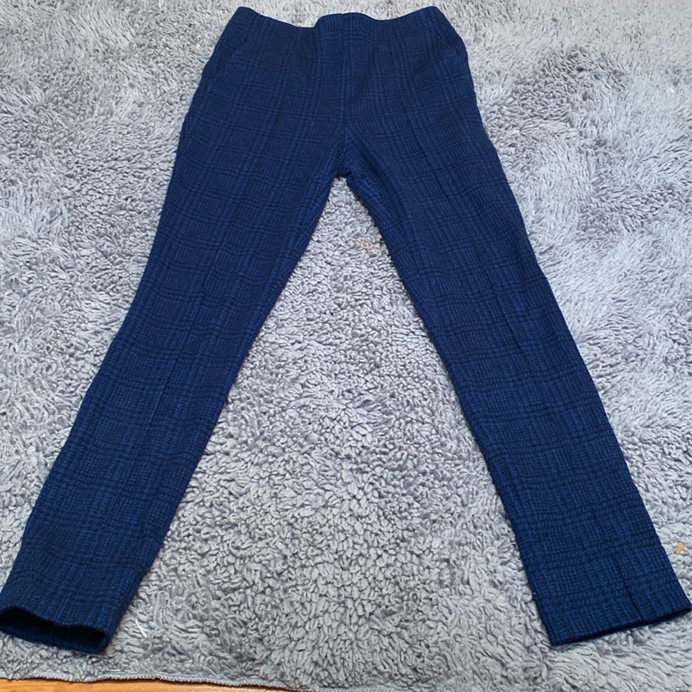 This are a very nice wool pants, it is very comfortable and beautiful